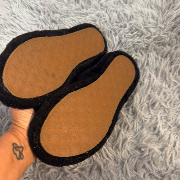 Ugg Fluff Slide Sandals BLACK Belted Ankle Slippers Sz 6 - Picture 5 of 6